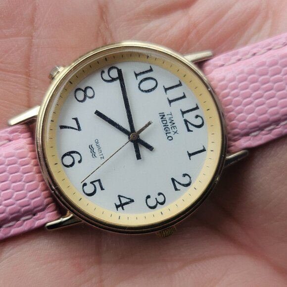 Vintage Timex Women Wristwatch Pink leather Strap Gold Tone Case Analog Watch - Picture 4 of 11
